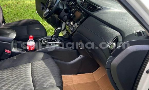 Buy Used Nissan Rogue White Car in Accra in Greater Accra Buy Used Nissan Rogue White Car in Accra in Greater Accra