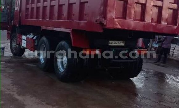Buy Used Tata 709 Red Truck in Accra in Greater Accra Buy Used Tata 709 Red Truck in Accra in Greater Accra