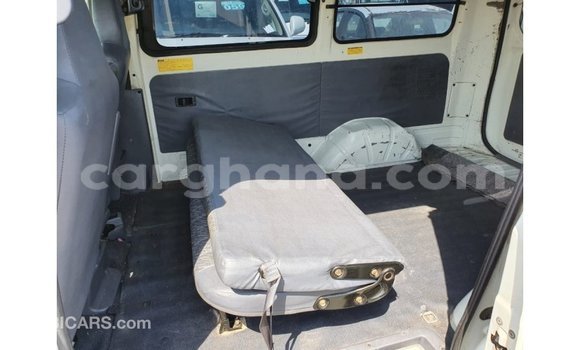 Sayi Imported Toyota 4Runner White Mota in Import - Dubai a Ashanti Sayi Imported Toyota 4Runner White Mota in Import - Dubai a Ashanti