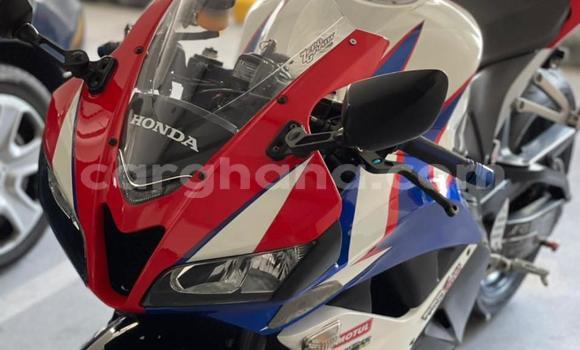 Buy Used Honda CBR White Bike in Accra in Greater Accra Buy Used Honda CBR White Bike in Accra in Greater Accra