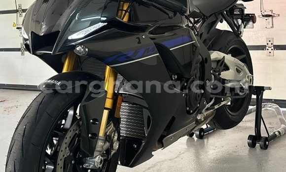 Sayi Na hannu Yamaha R1 Black Motsi in Accra a Greater Accra