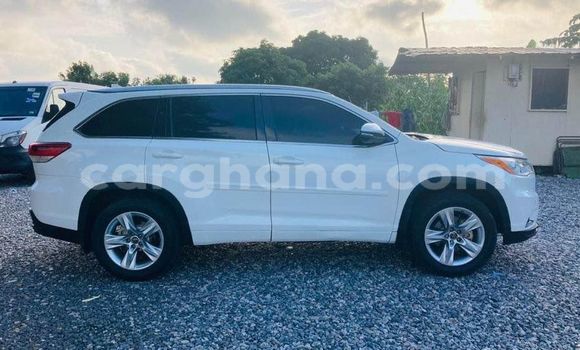 Buy Used Toyota Highlander White Car in Accra in Greater Accra Buy Used Toyota Highlander White Car in Accra in Greater Accra