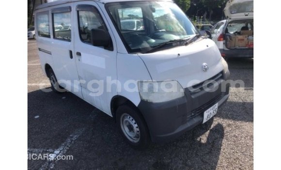 Ra Imported Toyota 4Runner funfun Ọkọ̀ in Import - Dubai ni Ashanti Ra Imported Toyota 4Runner funfun Ọkọ̀ in Import - Dubai ni Ashanti