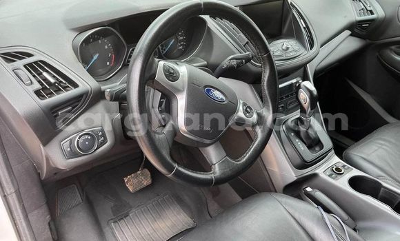 Buy Used Ford Escape White Car in Accra in Greater Accra Buy Used Ford Escape White Car in Accra in Greater Accra