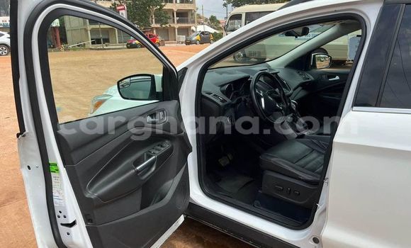 Buy Used Ford Escape White Car in Accra in Greater Accra Buy Used Ford Escape White Car in Accra in Greater Accra