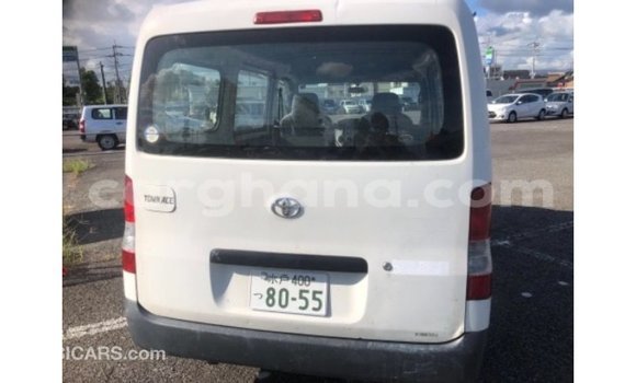 Ra Imported Toyota 4Runner funfun Ọkọ̀ in Import - Dubai ni Ashanti Ra Imported Toyota 4Runner funfun Ọkọ̀ in Import - Dubai ni Ashanti