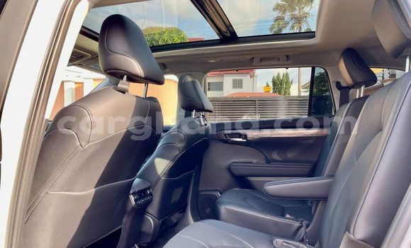 Buy Used Toyota Highlander White Car in Accra in Greater Accra Buy Used Toyota Highlander White Car in Accra in Greater Accra
