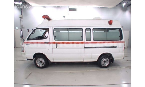 Ra Imported Toyota Regius funfun Ọkọ̀ in Import - Dubai ni Ashanti Ra Imported Toyota Regius funfun Ọkọ̀ in Import - Dubai ni Ashanti