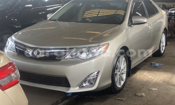 Sayi Na hannu Toyota Camry Azurfa Mota in Tema a Greater Accra