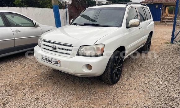 Sayi Na hannu Toyota Highlander White Mota in Accra a Greater Accra Sayi Na hannu Toyota Highlander White Mota in Accra a Greater Accra