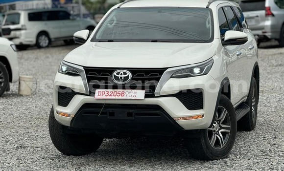Buy Used Toyota Fortuner White Car in Accra in Greater Accra