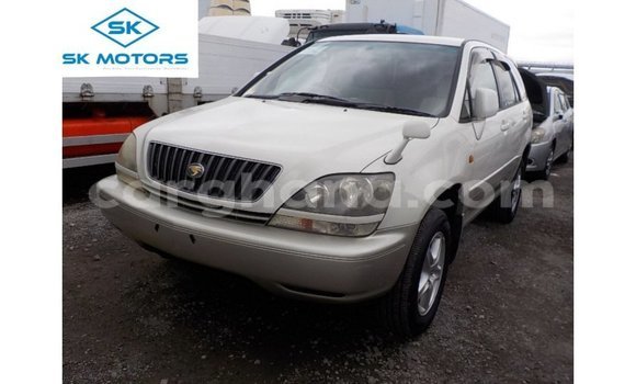 Sayi Imported Toyota Harrier White Mota in Import - Dubai a Ashanti Sayi Imported Toyota Harrier White Mota in Import - Dubai a Ashanti