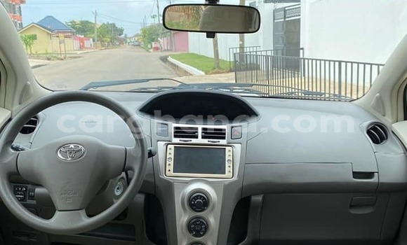 Sayi Na hannu Toyota Vitz Blue Mota in Accra a Greater Accra Sayi Na hannu Toyota Vitz Blue Mota in Accra a Greater Accra