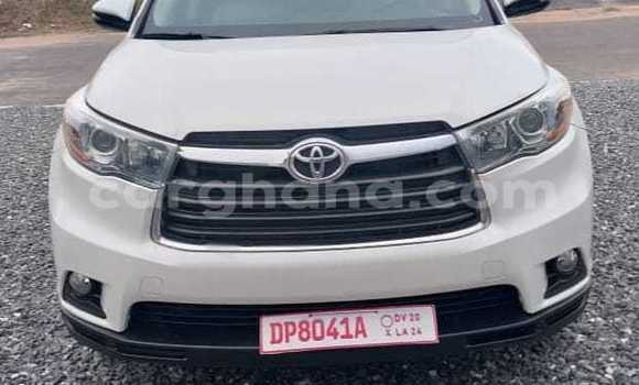 Ra Àlòkù Toyota Highlander funfun Ọkọ̀ in Accra ni Greater Accra