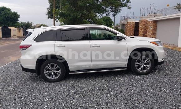 Sayi Na hannu Toyota Highlander White Mota in Accra a Greater Accra Sayi Na hannu Toyota Highlander White Mota in Accra a Greater Accra