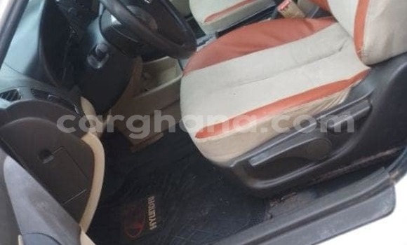 Ra Àlòkù Hyundai Elantra funfun Ọkọ̀ in Accra ni Greater Accra Ra Àlòkù Hyundai Elantra funfun Ọkọ̀ in Accra ni Greater Accra