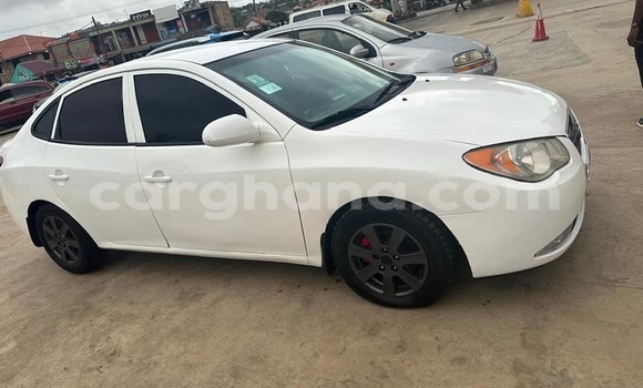 Ra Àlòkù Hyundai Elantra funfun Ọkọ̀ in Accra ni Greater Accra Ra Àlòkù Hyundai Elantra funfun Ọkọ̀ in Accra ni Greater Accra