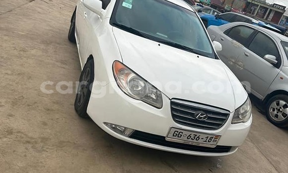 Ra Àlòkù Hyundai Elantra funfun Ọkọ̀ in Accra ni Greater Accra Ra Àlòkù Hyundai Elantra funfun Ọkọ̀ in Accra ni Greater Accra