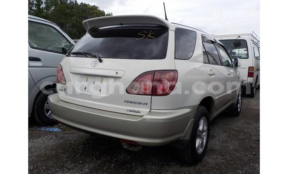 Sayi Imported Toyota Harrier White Mota in Import - Dubai a Ashanti Sayi Imported Toyota Harrier White Mota in Import - Dubai a Ashanti