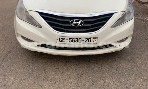 Sayi Na hannu Hyundai Sonata White Mota in Accra a Greater Accra
