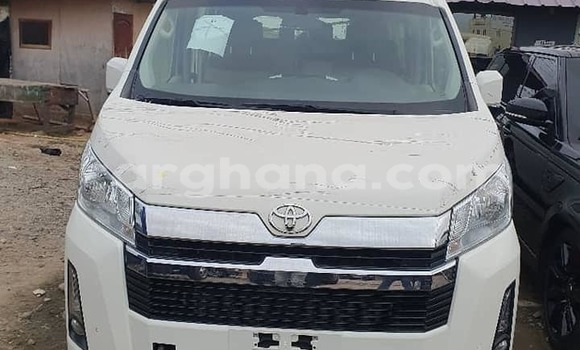 Sayi Na hannu Toyota Hiace White Mota in Accra a Greater Accra