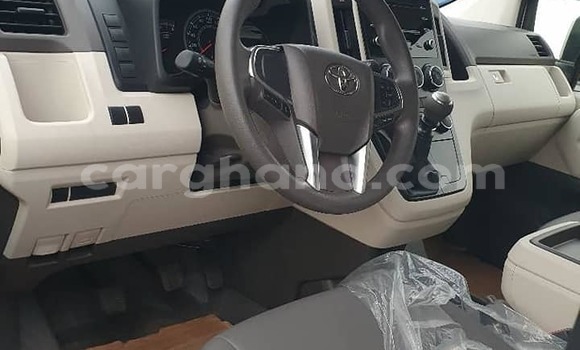 Ra Àlòkù Toyota Hiace funfun Ọkọ̀ in Accra ni Greater Accra Ra Àlòkù Toyota Hiace funfun Ọkọ̀ in Accra ni Greater Accra