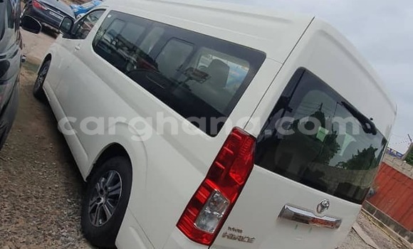 Ra Àlòkù Toyota Hiace funfun Ọkọ̀ in Accra ni Greater Accra Ra Àlòkù Toyota Hiace funfun Ọkọ̀ in Accra ni Greater Accra