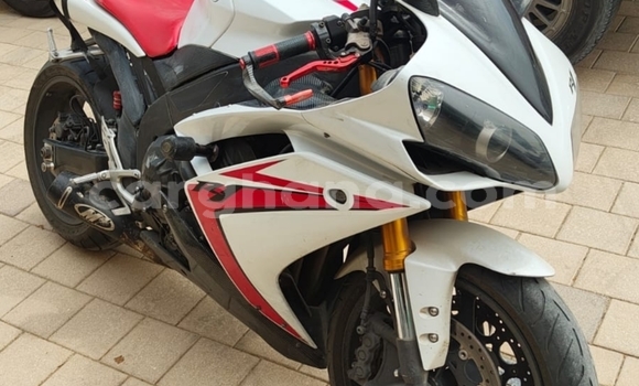 Sayi Na hannu Yamaha R1 White Motsi in Accra a Greater Accra Sayi Na hannu Yamaha R1 White Motsi in Accra a Greater Accra