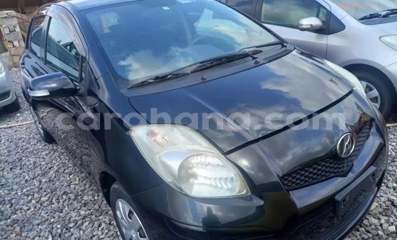 Ra Àlòkù Toyota Vitz Black Ọkọ̀ in Tema ni Greater Accra