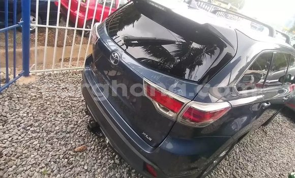 Buy Used Toyota Highlander Blue Car in Tema in Greater Accra Buy Used Toyota Highlander Blue Car in Tema in Greater Accra