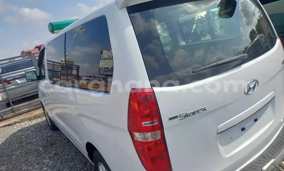 Buy Used Hyundai Starex (H-1) White Car in Tema in Greater Accra Buy Used Hyundai Starex (H-1) White Car in Tema in Greater Accra