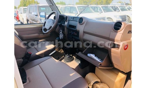 Buy Import Toyota Land Cruiser Beige Car in Import - Dubai in Ashanti Buy Import Toyota Land Cruiser Beige Car in Import - Dubai in Ashanti