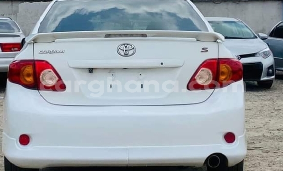 Sayi Na hannu Toyota Corolla White Mota in Sekondi–Takoradi Metropolitan a Yamma
