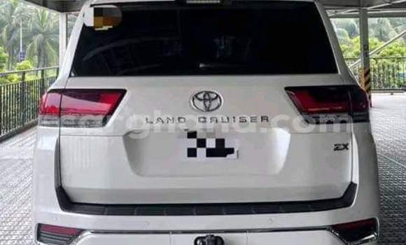Ra Àlòkù Toyota Land Cruiser Prado funfun Ọkọ̀ in Sekondi–Takoradi Metropolitan ni Oorun Ra Àlòkù Toyota Land Cruiser Prado funfun Ọkọ̀ in Sekondi–Takoradi Metropolitan ni Oorun