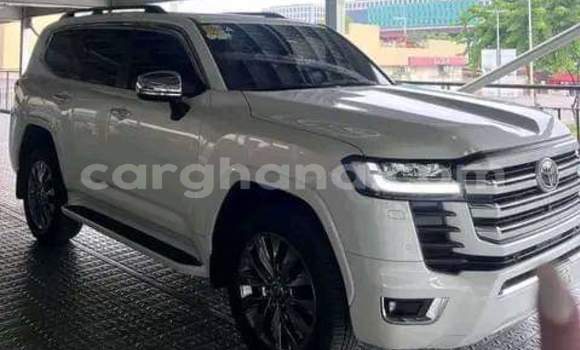 Ra Àlòkù Toyota Land Cruiser Prado funfun Ọkọ̀ in Sekondi–Takoradi Metropolitan ni Oorun Ra Àlòkù Toyota Land Cruiser Prado funfun Ọkọ̀ in Sekondi–Takoradi Metropolitan ni Oorun