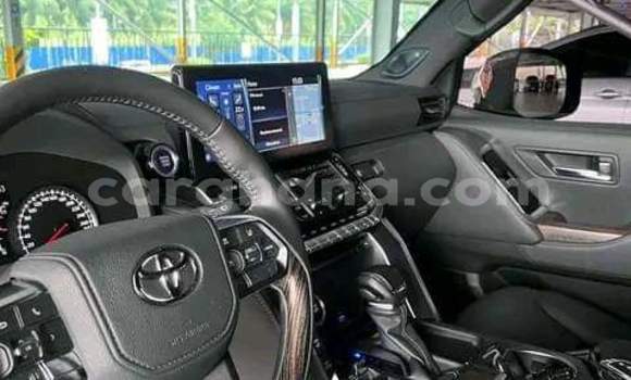 Ra Àlòkù Toyota Land Cruiser Prado funfun Ọkọ̀ in Sekondi–Takoradi Metropolitan ni Oorun Ra Àlòkù Toyota Land Cruiser Prado funfun Ọkọ̀ in Sekondi–Takoradi Metropolitan ni Oorun
