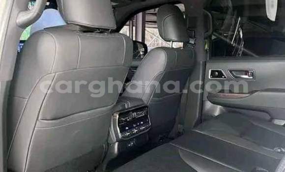 Ra Àlòkù Toyota Land Cruiser Prado funfun Ọkọ̀ in Sekondi–Takoradi Metropolitan ni Oorun Ra Àlòkù Toyota Land Cruiser Prado funfun Ọkọ̀ in Sekondi–Takoradi Metropolitan ni Oorun