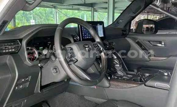 Ra Àlòkù Toyota Land Cruiser Prado funfun Ọkọ̀ in Sekondi–Takoradi Metropolitan ni Oorun Ra Àlòkù Toyota Land Cruiser Prado funfun Ọkọ̀ in Sekondi–Takoradi Metropolitan ni Oorun