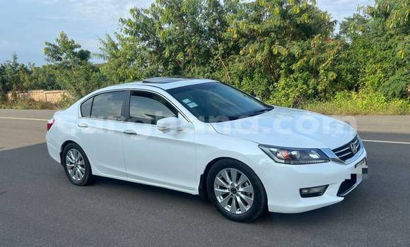 Buy Used Honda Accord White Car in Accra in Greater Accra