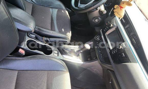 Ra Àlòkù Toyota Corolla funfun Ọkọ̀ in Accra ni Greater Accra Ra Àlòkù Toyota Corolla funfun Ọkọ̀ in Accra ni Greater Accra