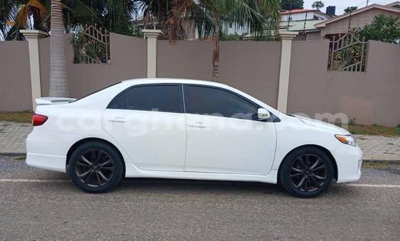 Ra Àlòkù Toyota Corolla funfun Ọkọ̀ in Accra ni Greater Accra Ra Àlòkù Toyota Corolla funfun Ọkọ̀ in Accra ni Greater Accra