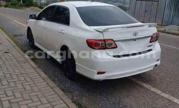 Ra Àlòkù Toyota Corolla funfun Ọkọ̀ in Accra ni Greater Accra Ra Àlòkù Toyota Corolla funfun Ọkọ̀ in Accra ni Greater Accra