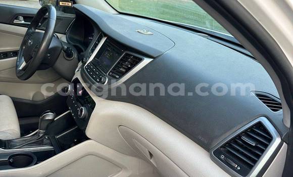 Buy Used Hyundai Tucson White Car in Accra in Greater Accra Buy Used Hyundai Tucson White Car in Accra in Greater Accra