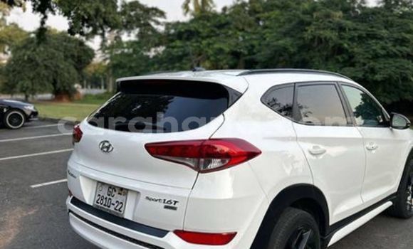 Buy Used Hyundai Tucson White Car in Accra in Greater Accra Buy Used Hyundai Tucson White Car in Accra in Greater Accra