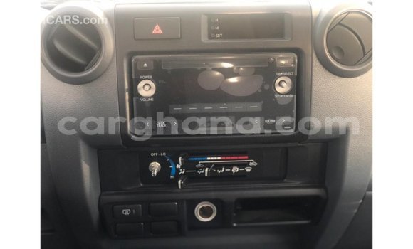 Sayi Imported Toyota Land Cruiser White Mota in Import - Dubai a Ashanti Sayi Imported Toyota Land Cruiser White Mota in Import - Dubai a Ashanti