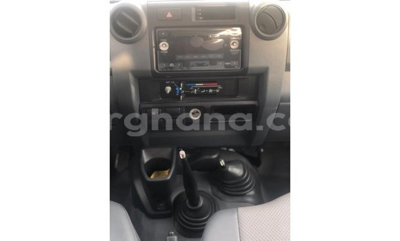 Sayi Imported Toyota Land Cruiser White Mota in Import - Dubai a Ashanti Sayi Imported Toyota Land Cruiser White Mota in Import - Dubai a Ashanti