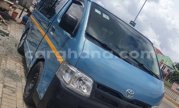 Sayi Na hannu Toyota Hiace Blue Mota in Accra a Greater Accra
