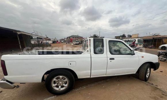 Sayi Na hannu Nissan Hardbody White Mota in Accra a Greater Accra Sayi Na hannu Nissan Hardbody White Mota in Accra a Greater Accra