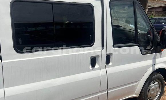 Sayi Na hannu Ford Explorer Sport Trac White Mota in Accra a Greater Accra Sayi Na hannu Ford Explorer Sport Trac White Mota in Accra a Greater Accra