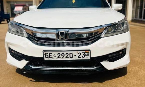 Ra Àlòkù Honda Accord funfun Ọkọ̀ in Accra ni Greater Accra